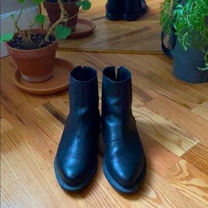 Doc Martens Chelsea boots